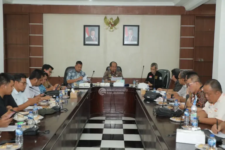 Bupati Asahan Pimpin Rapat Evaluasi dan Pengendalian Harga TBS Kelapa Sawit